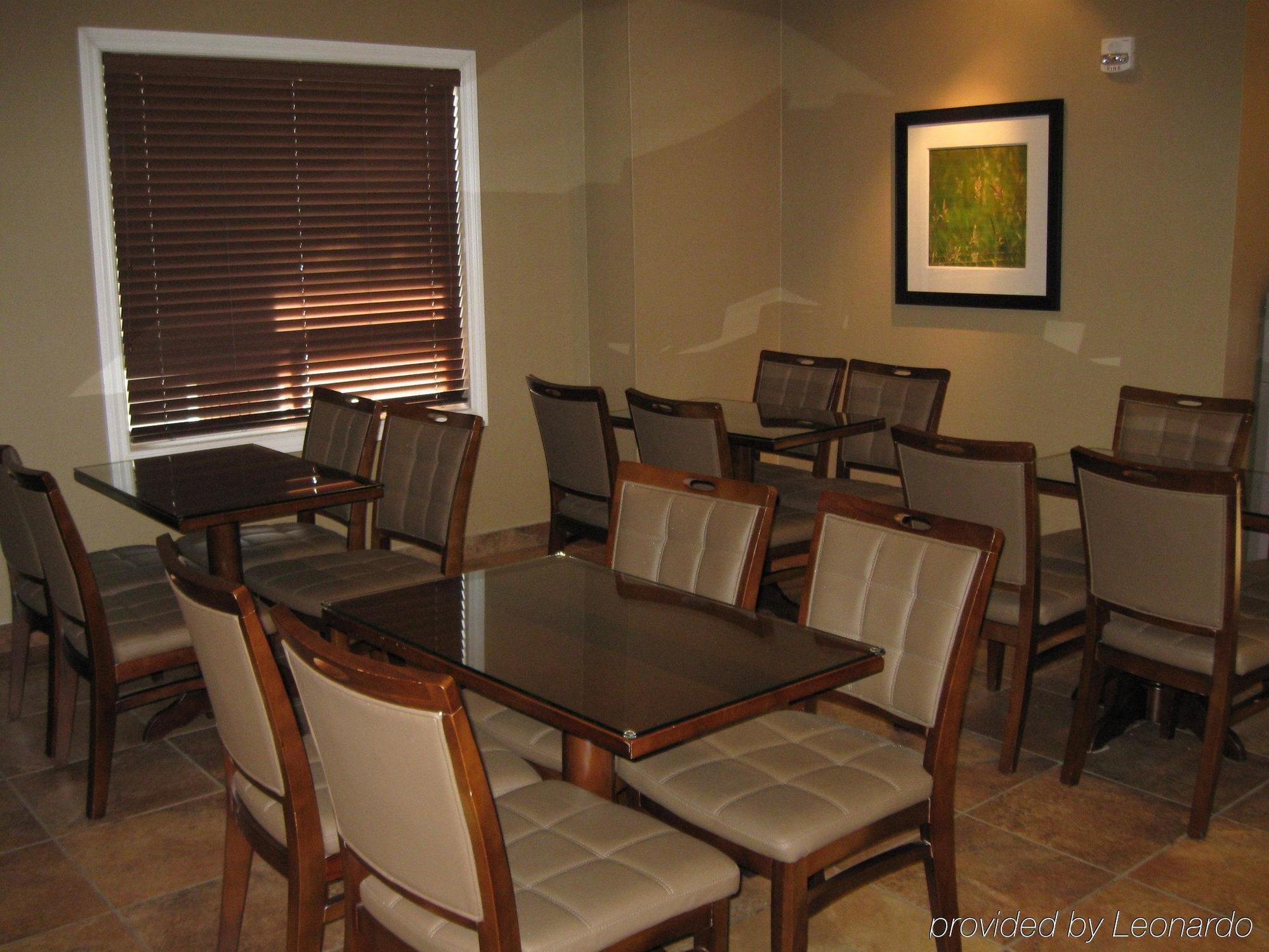 Sigma Inn & Suites Hudson'S Hope Hudson Hope 레스토랑 사진