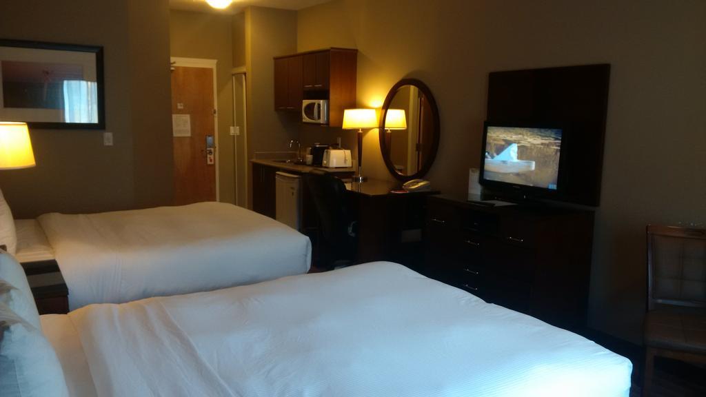 Sigma Inn & Suites Hudson'S Hope Hudson Hope 외부 사진