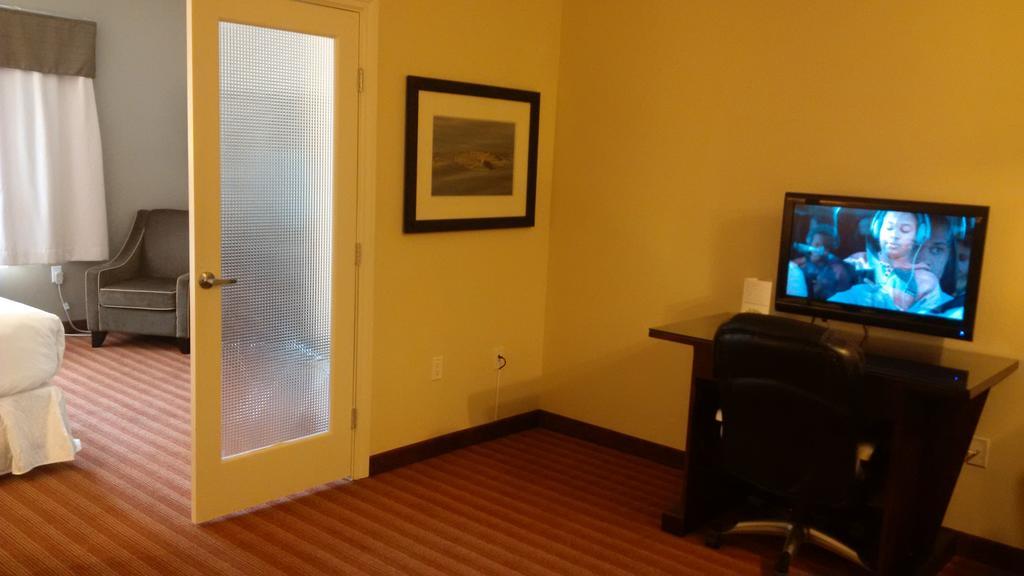 Sigma Inn & Suites Hudson'S Hope Hudson Hope 외부 사진