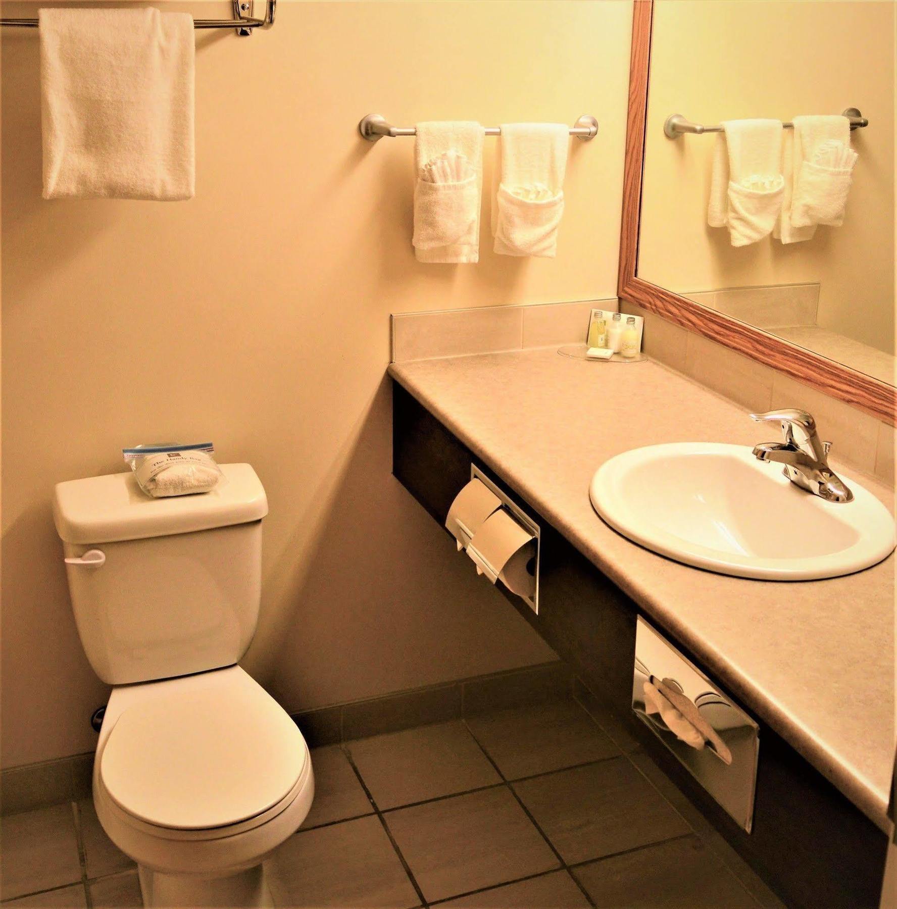 Sigma Inn & Suites Hudson'S Hope Hudson Hope 외부 사진