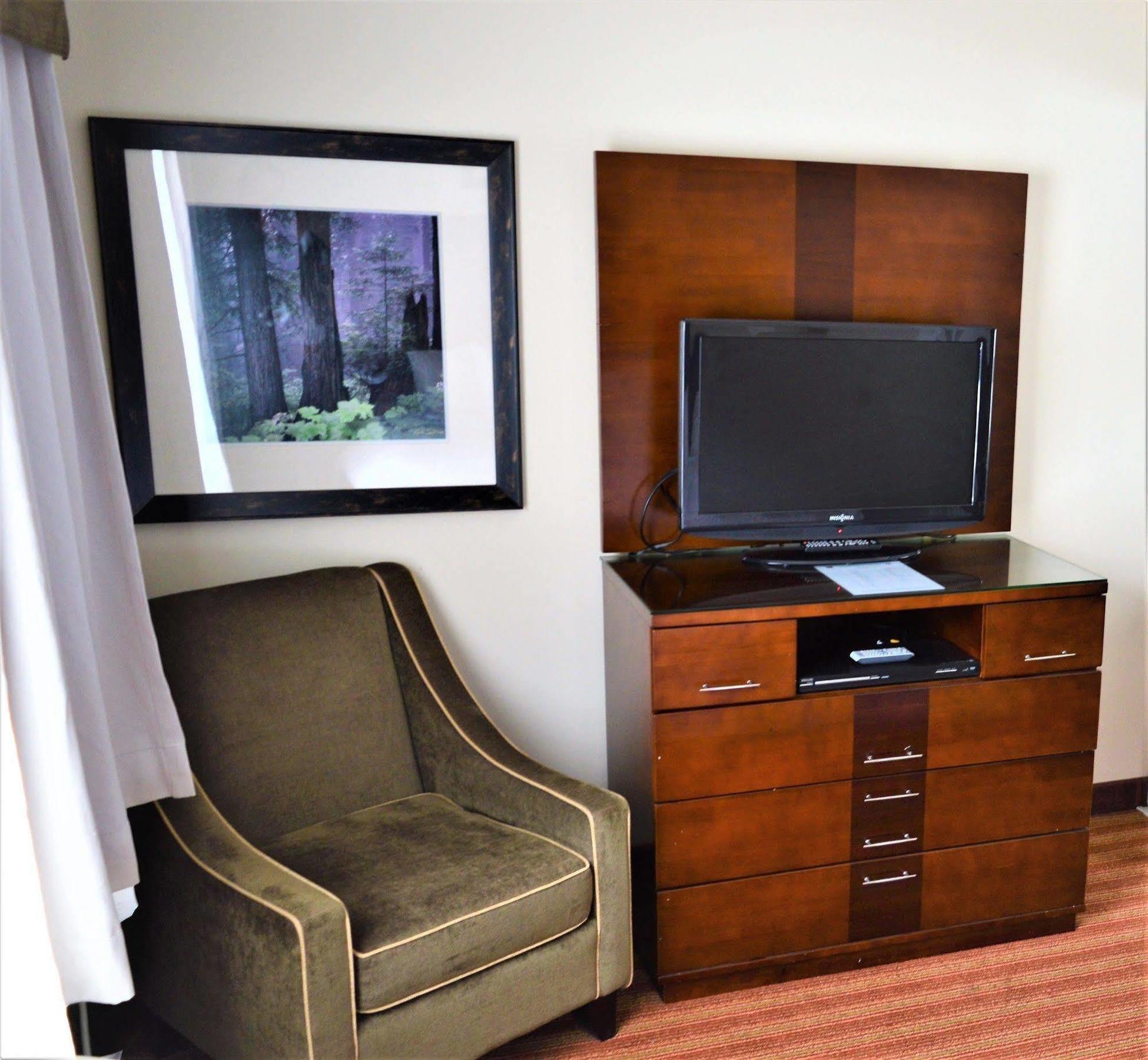 Sigma Inn & Suites Hudson'S Hope Hudson Hope 외부 사진