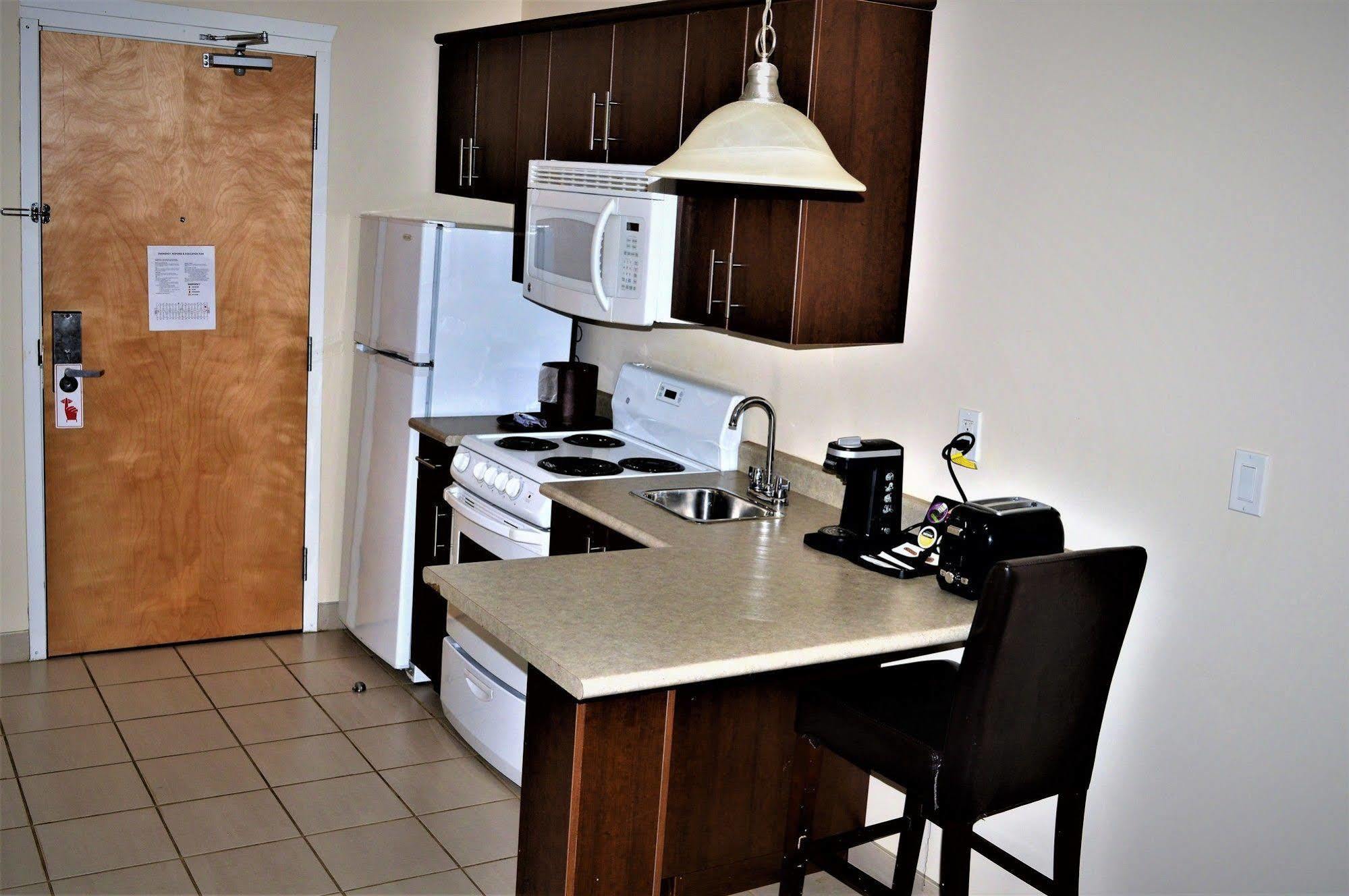 Sigma Inn & Suites Hudson'S Hope Hudson Hope 외부 사진