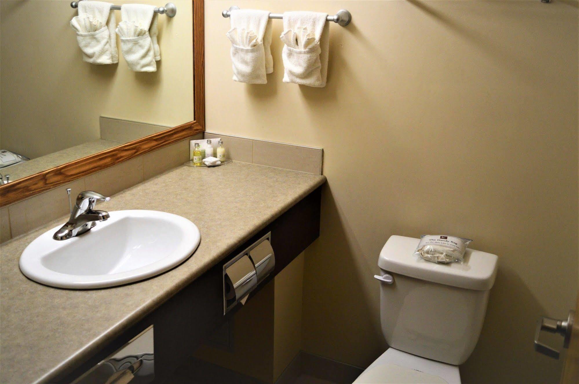 Sigma Inn & Suites Hudson'S Hope Hudson Hope 외부 사진